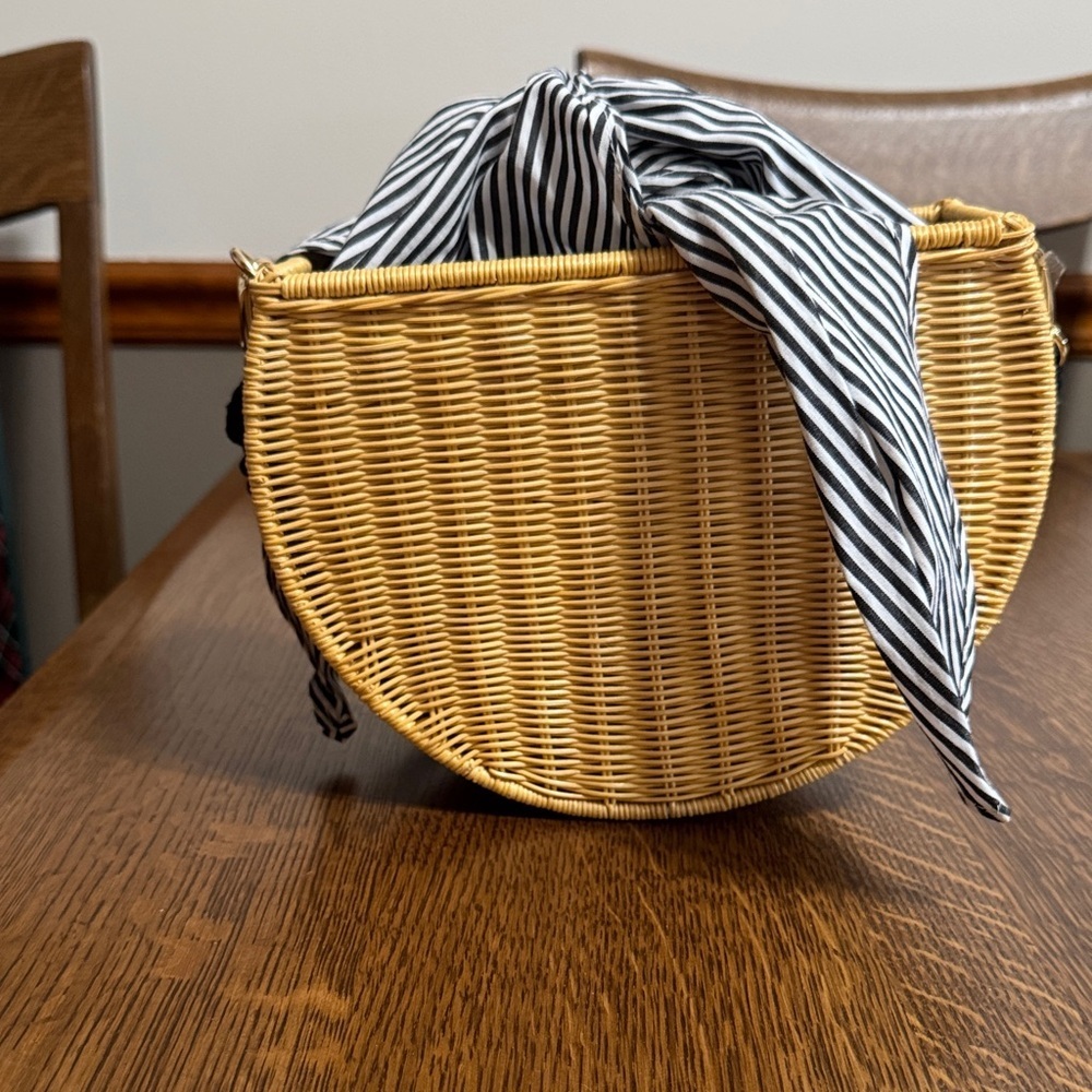 Kayu Woven Tan Crossbody Bag EUC - Picture 2 of 10